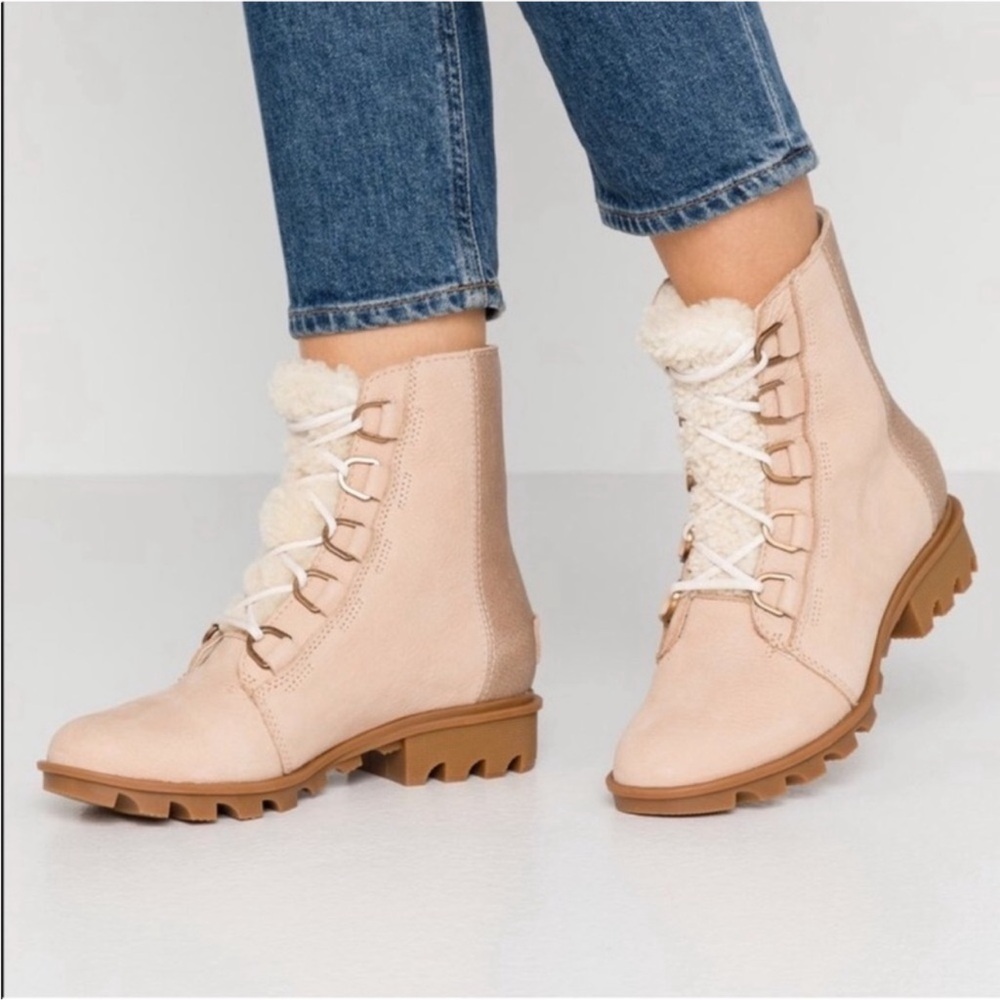 Brand New‎ Sorel Tan Lace-Up Waterproof Phoenix Boots size 6